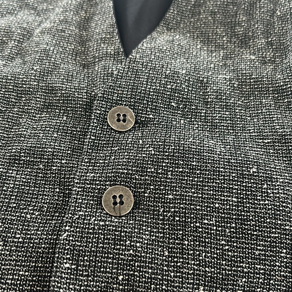 Cute little vest - Picture 3 of 3